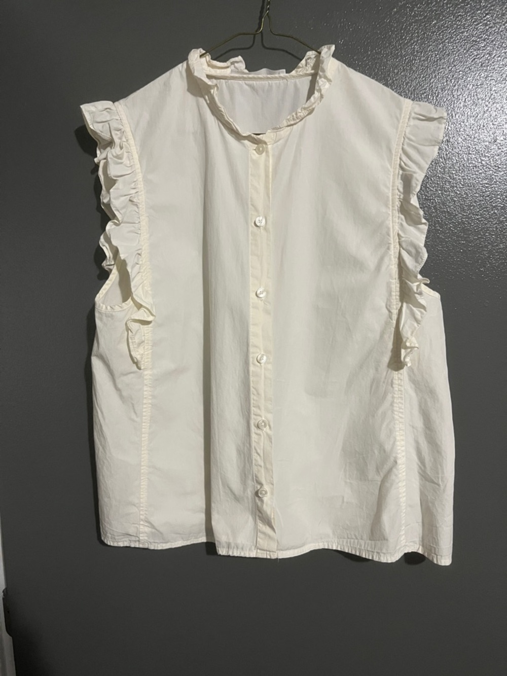 Samsøe Ruffled Sleeveless Button-Front Top in Cream